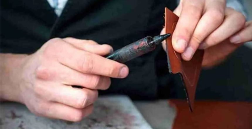 راهنمای اجرای صحیح رنگ لبه چرم سیاه با براقیت بالا 